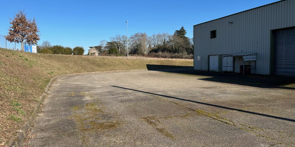 local industriel à BARBASTE (47230)